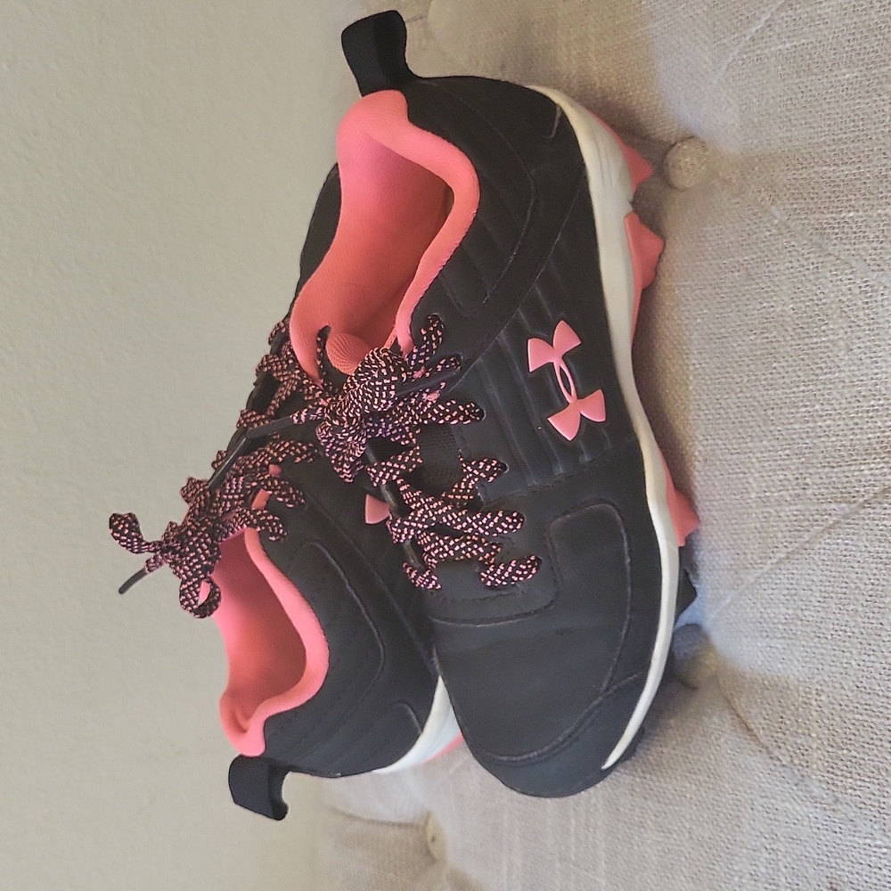 Girls Under Armour Cleats